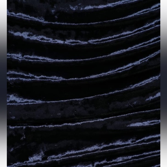 Lulus velvet mini dress - Picture 4 of 9